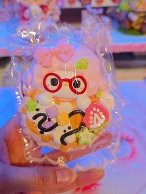 Kawaii Pink Glasses Piano Squishy